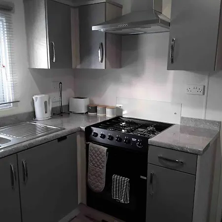 Forestbrook - Cheerful Two Bedroom Tiny House Apartment Carlisle (Cumbria)