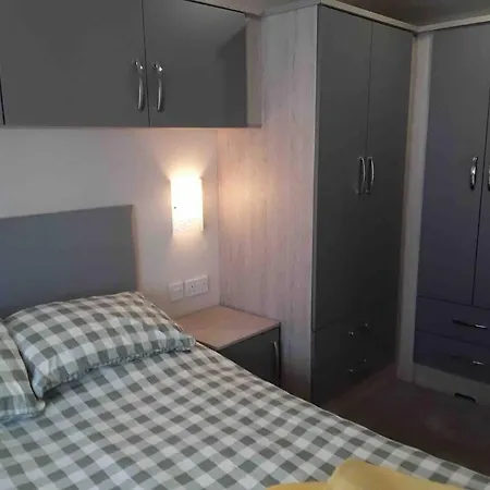 Forestbrook - Cheerful Two Bedroom Tiny House *