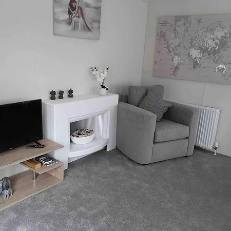 Forestbrook - Cheerful Two Bedroom Tiny House Carlisle (Cumbria)