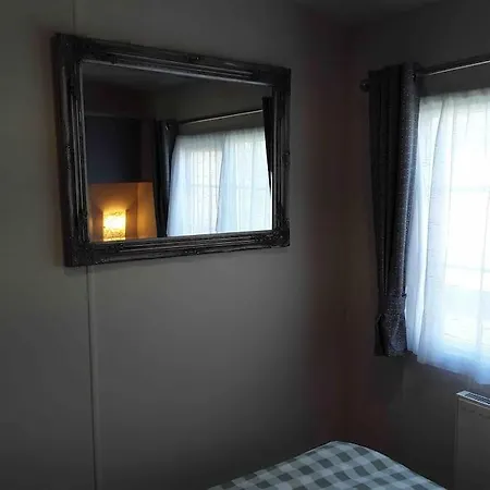 Forestbrook - Cheerful Two Bedroom Tiny House Carlisle (Cumbria)