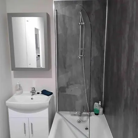Forestbrook - Cheerful Two Bedroom Tiny House Holiday home