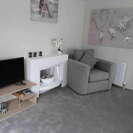 Сasa de vacaciones Forestbrook - Cheerful Two Bedroom Tiny House *