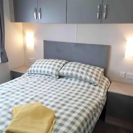 Forestbrook - Cheerful Two Bedroom Tiny House Holiday home